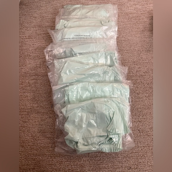 LULULEMON New Peek Pleat HR Skirt - SIZE O. MINT MOMENT- never worn!!!! - Picture 6 of 6